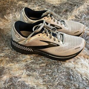 Brooks Gray and Black Athletic Running Shoes